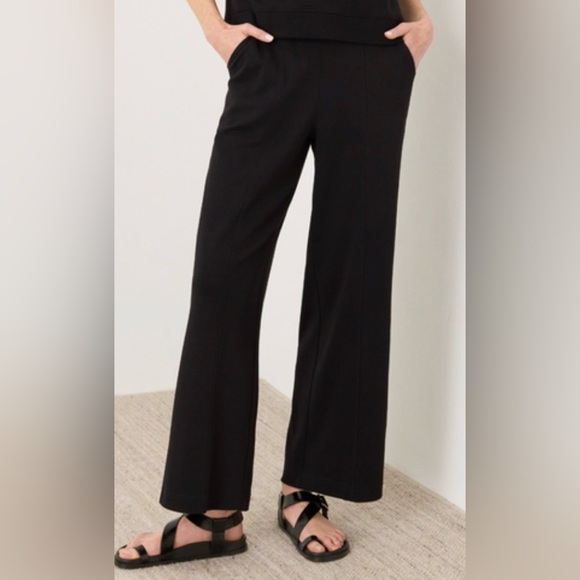 Pact Pants - Pact women’s Organic Airplane Pintuck
Wide Leg Pant Sz XL Black SOFT TRAVEL